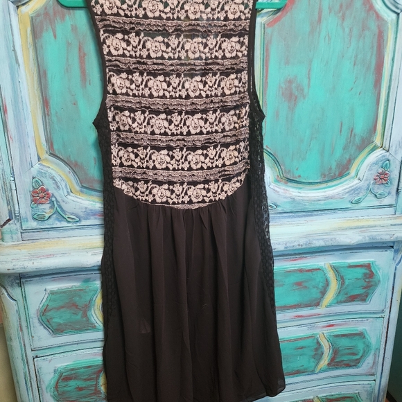 A'reve sheer dress 🖤♟️☆♧ - Picture 3 of 3